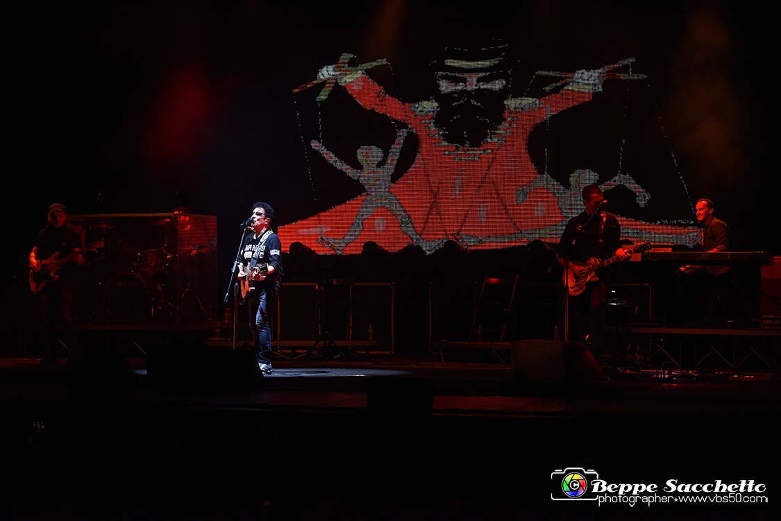 VBS_4108 - Concerto Edoardo Bennato - Peter Pan Rock 'n' Roll Tour.jpg